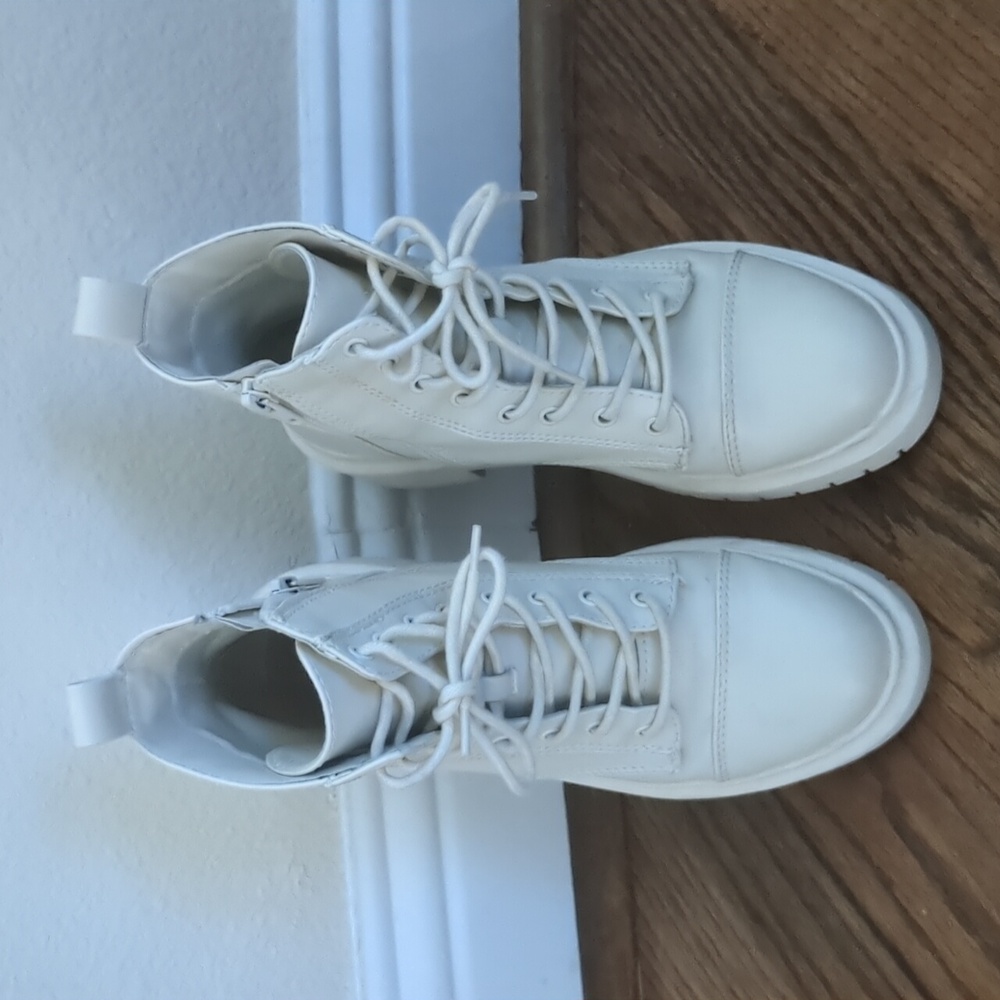 Aldo Ladies Goer Creme Boots Size 7
